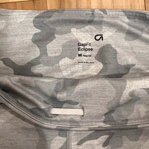 GapFit High Rise Eclipse 7/8 Leggings Size Medium